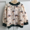 Bluza bawełniana handmade Traktor na wsi z zielenią Bluza bawełniana handmade Traktor na wsi z zielenią