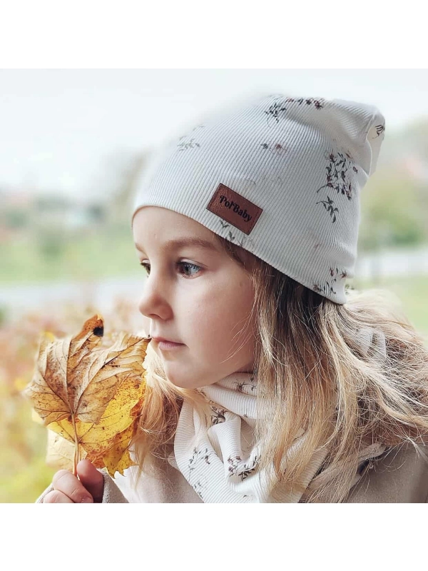 Komplet czapka i komin prążek Roses wild krem Komplet czapka i komin prążek Roses wild krem