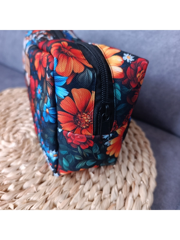 Kosmetyczka wodoodporna - zaczarowana łąka